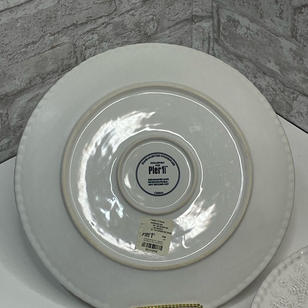 Pier 1 Snowflake Embossed Stoneware Dinner Plates Set of 6 Beige 10” Retired HTF - Picture 4 of 7